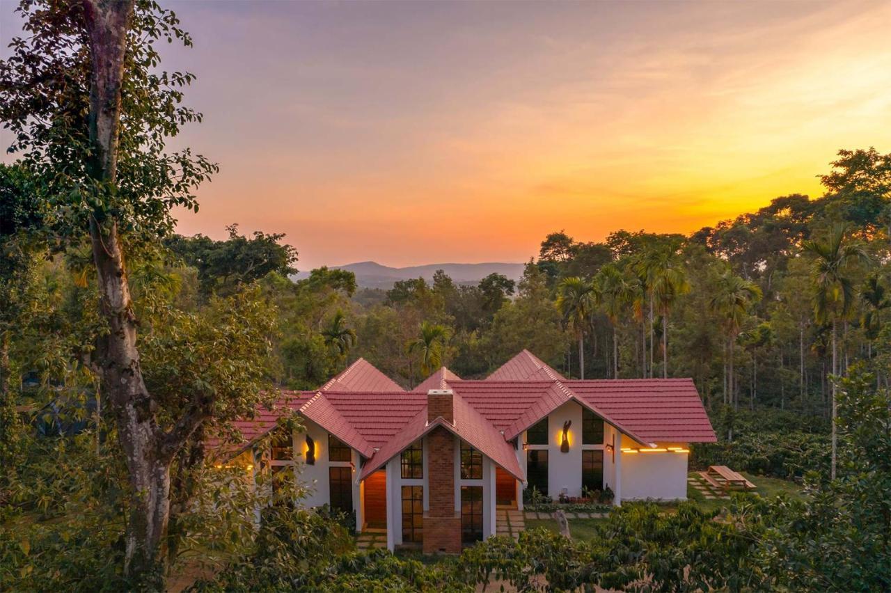 Stayvista At Cicada Chikmagalur 2Bhk Breakfast Included With Amazing View Exterior photo
