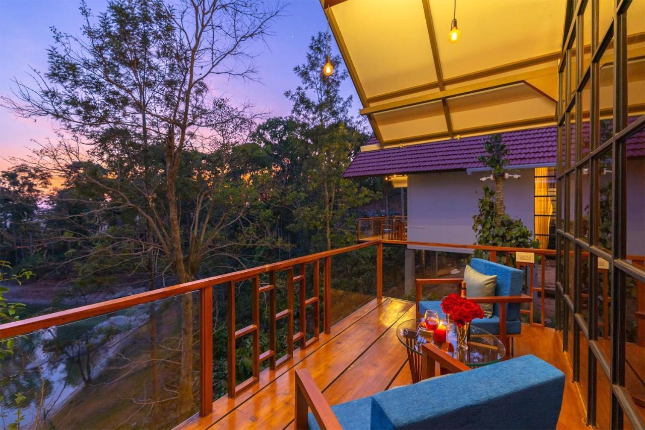 Stayvista At Cicada Chikmagalur 2Bhk Breakfast Included With Amazing View Exterior photo