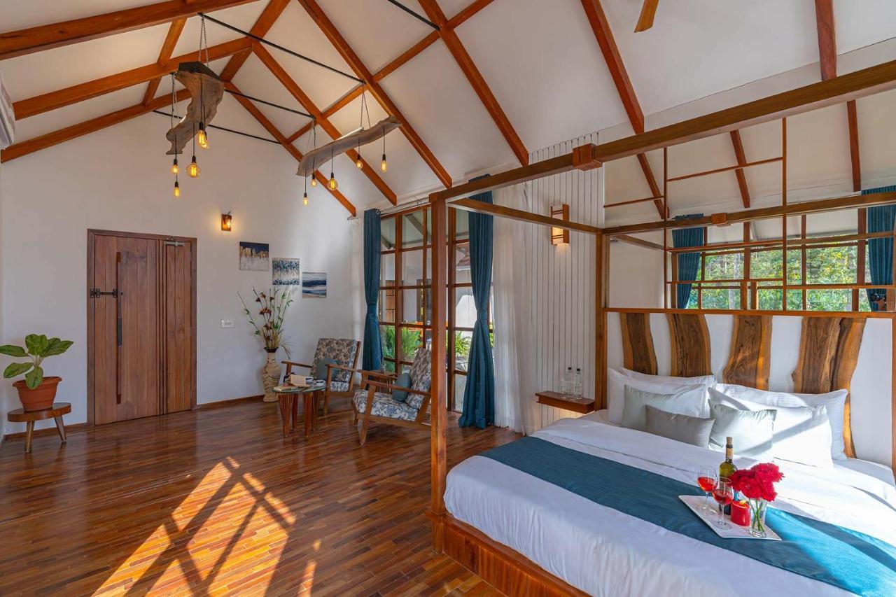Stayvista At Cicada Chikmagalur 2Bhk Breakfast Included With Amazing View Exterior photo